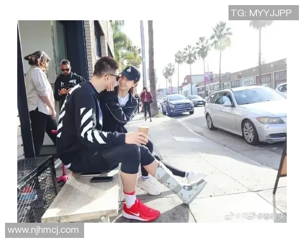 周鹏的篮球传奇之路:从青涩少年到赛场巨星的成长历程与心路历程